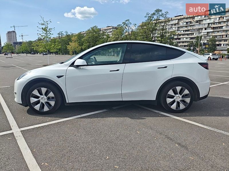 Позашляховик / Кросовер Tesla Model Y 2023 в Києві фото 2 Позашляховик / Кросовер Tesla Model Y 2023 в Києві