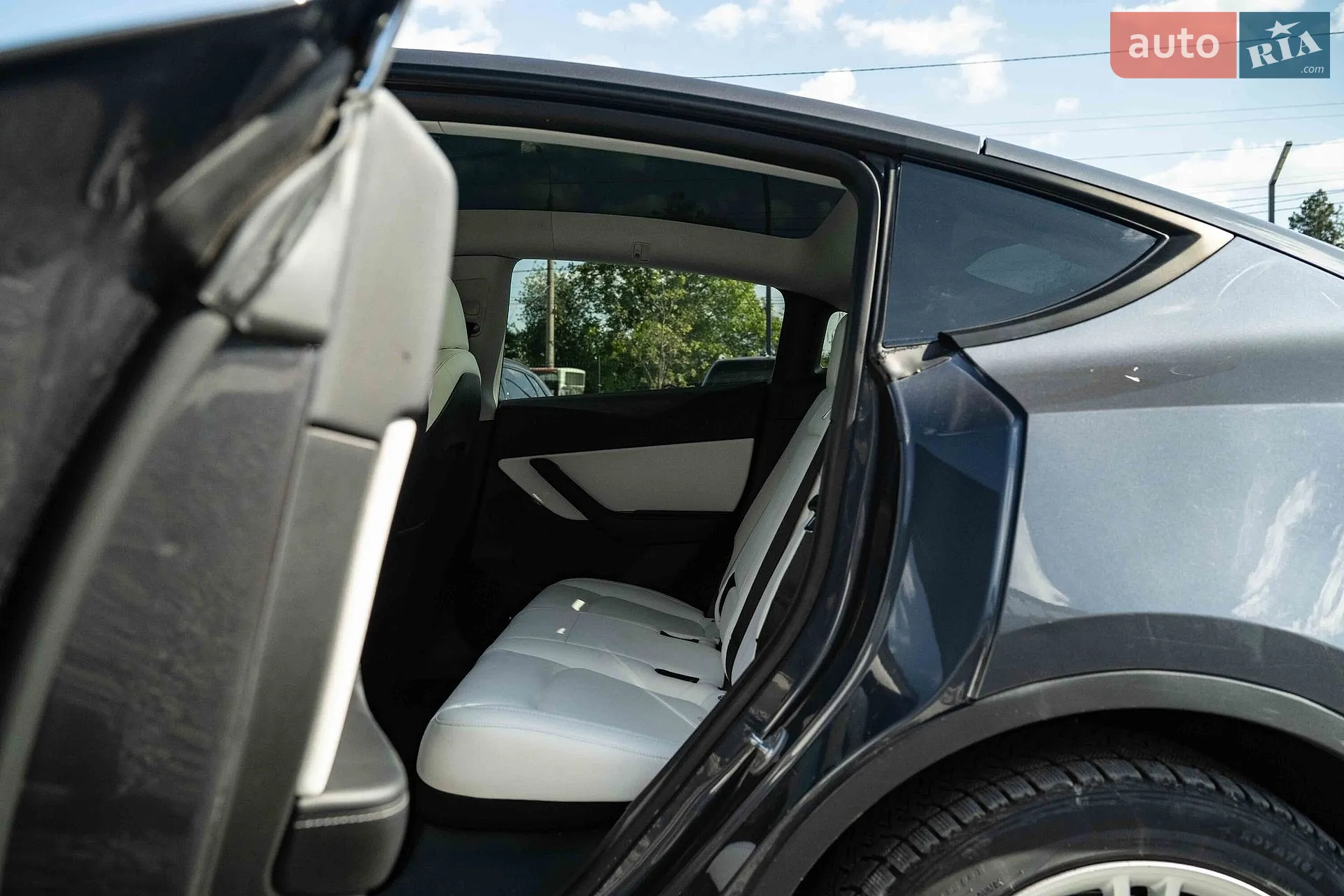2020 Tesla Model Y - мініатюра 36