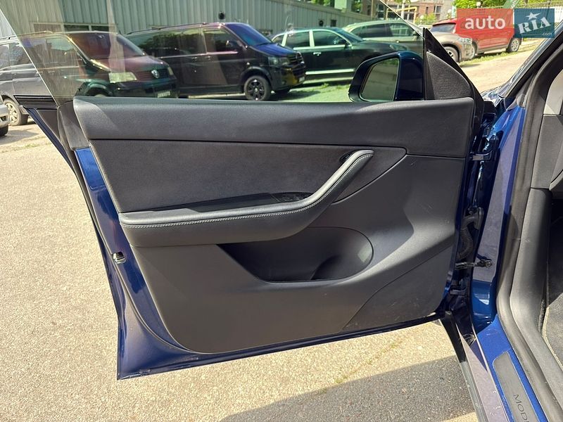 Внедорожник / Кроссовер Tesla Model Y 2022 в Харькове