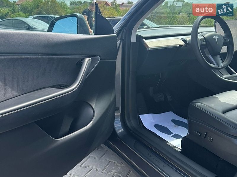 Позашляховик / Кросовер Tesla Model Y 2020 в Рівному