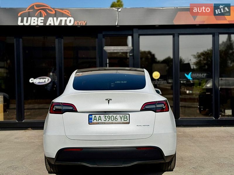 Внедорожник / Кроссовер Tesla Model Y 2023 в Киеве