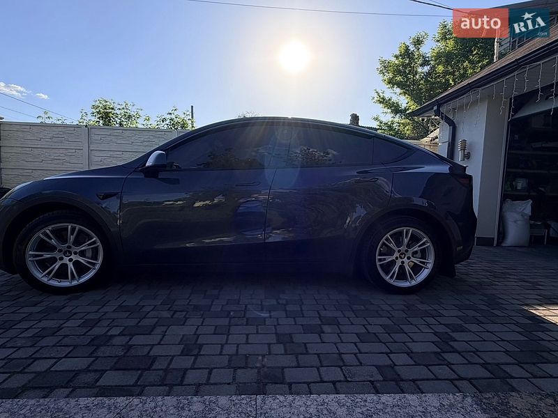 Позашляховик / Кросовер Tesla Model Y 2022 в Дніпрі