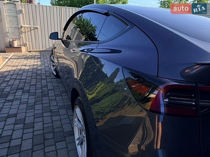 Позашляховик / Кросовер Tesla Model Y 2022 в Дніпрі