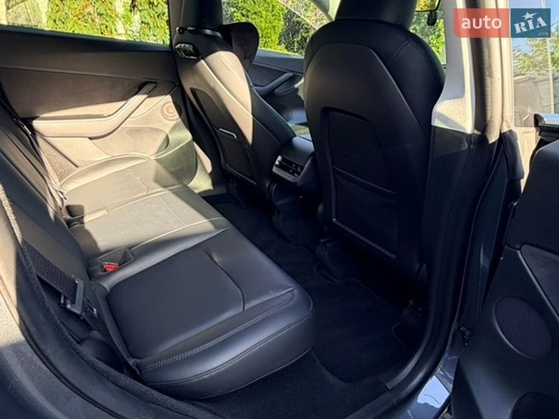 Позашляховик / Кросовер Tesla Model Y 2022 в Дніпрі