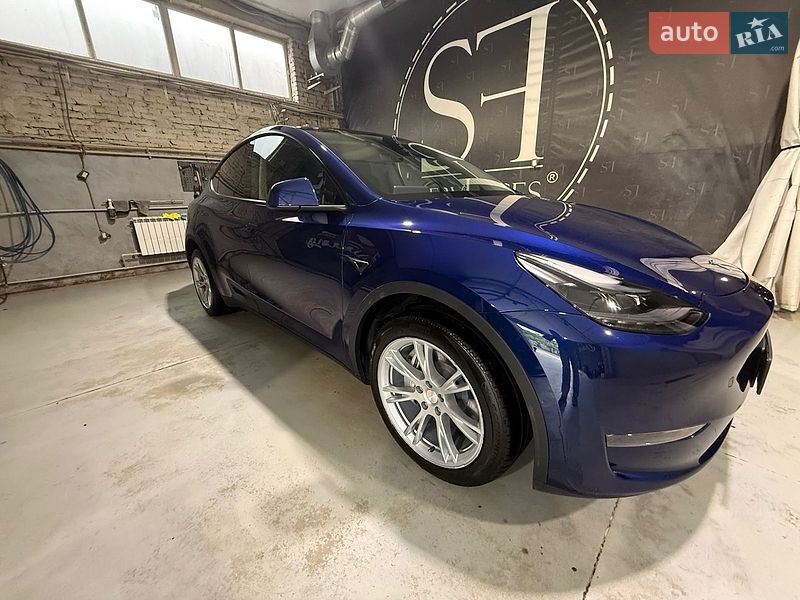 Внедорожник / Кроссовер Tesla Model Y 2024 в Харькове