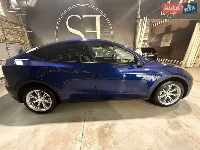 Внедорожник / Кроссовер Tesla Model Y 2024 в Харькове