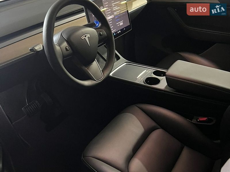 Внедорожник / Кроссовер Tesla Model Y 2024 в Харькове