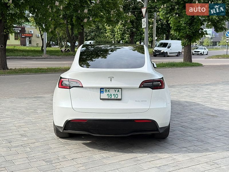 Внедорожник / Кроссовер Tesla Model Y 2021 в Ровно