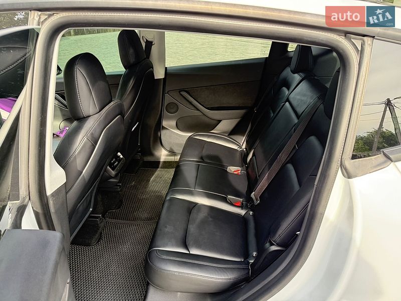 Внедорожник / Кроссовер Tesla Model Y 2021 в Ровно