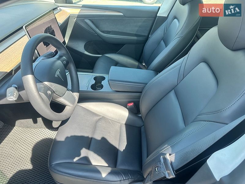 Позашляховик / Кросовер Tesla Model Y 2023 в Києві