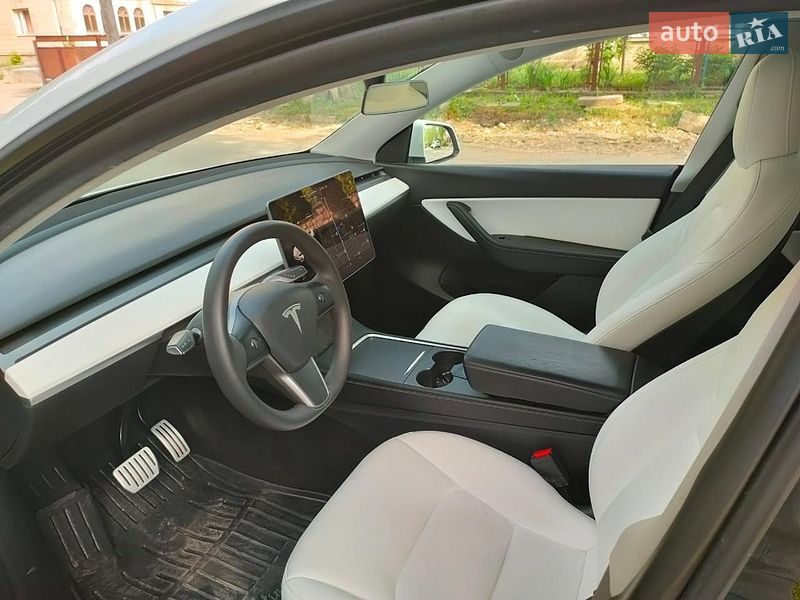 Внедорожник / Кроссовер Tesla Model Y 2021 в Тернополе