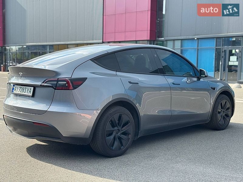 Внедорожник / Кроссовер Tesla Model Y 2024 в Киеве