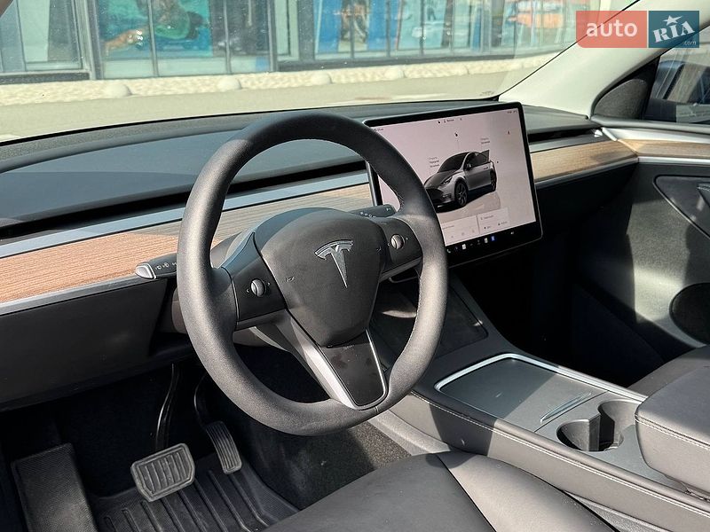 Внедорожник / Кроссовер Tesla Model Y 2024 в Киеве фото 15 Внедорожник / Кроссовер Tesla Model Y 2024 в Киеве