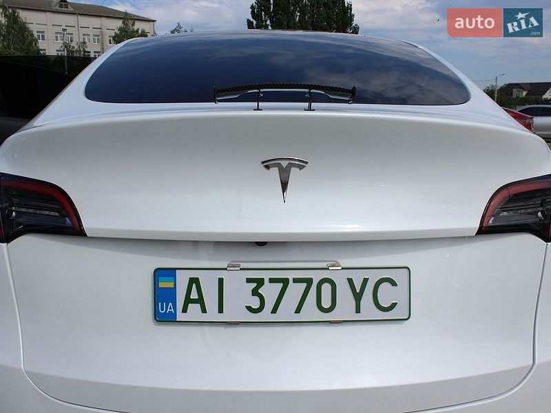 Внедорожник / Кроссовер Tesla Model Y 2023 в Киеве