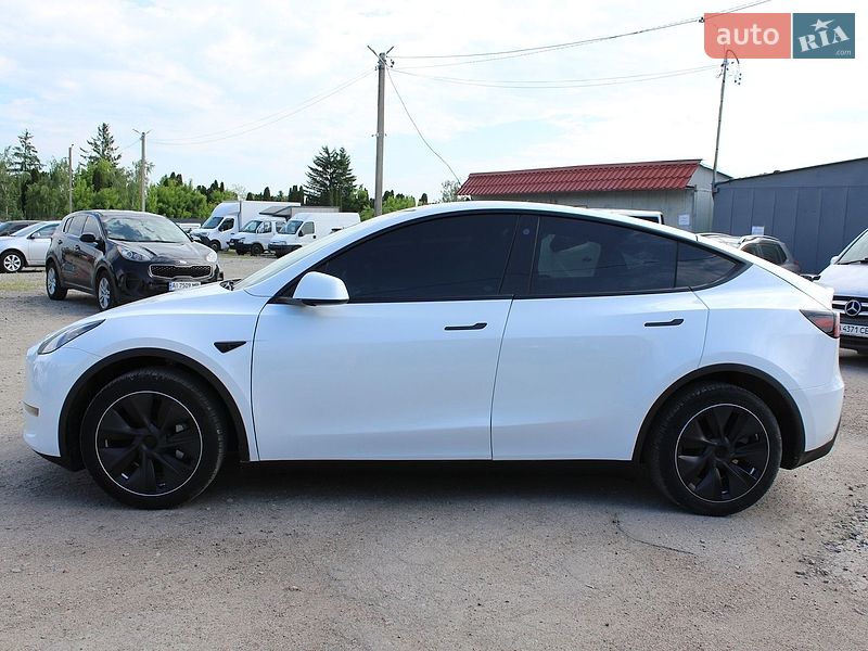 Внедорожник / Кроссовер Tesla Model Y 2023 в Киеве