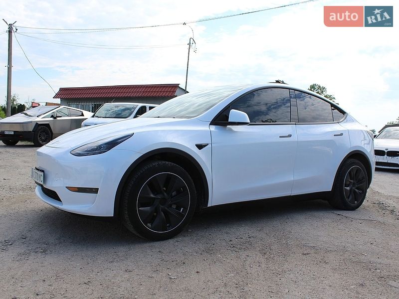 Внедорожник / Кроссовер Tesla Model Y 2023 в Киеве