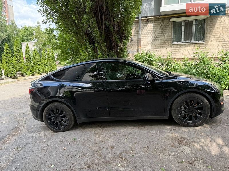 Tesla Model Y 2020