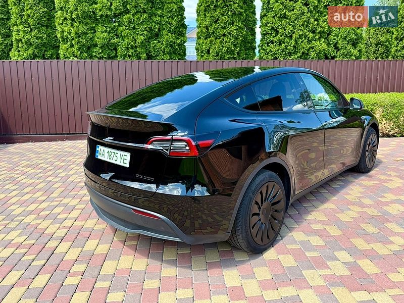Позашляховик / Кросовер Tesla Model Y 2024 в Києві