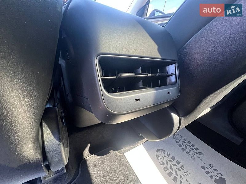 Позашляховик / Кросовер Tesla Model Y 2023 в Києві