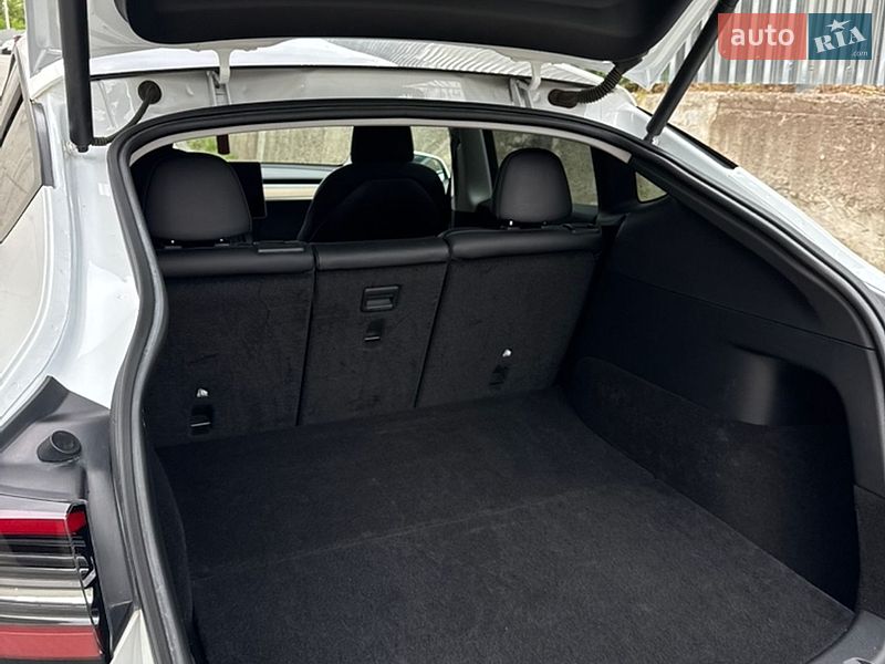 Позашляховик / Кросовер Tesla Model Y 2022 в Тернополі фото 13 Позашляховик / Кросовер Tesla Model Y 2022 в Тернополі