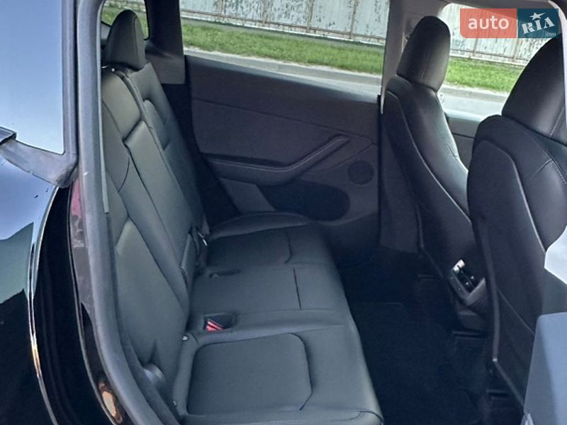 Позашляховик / Кросовер Tesla Model Y 2023 в Львові