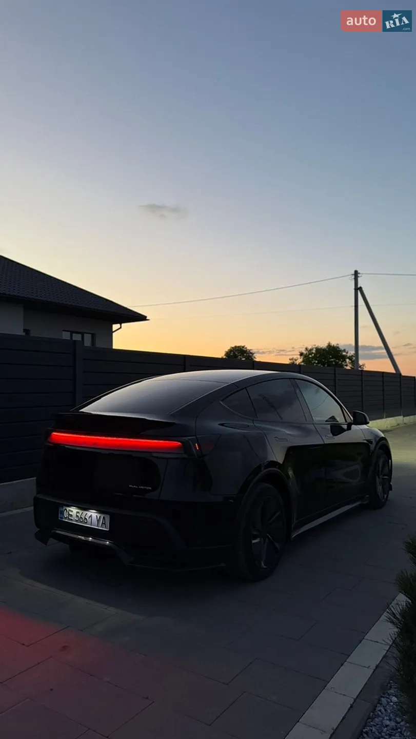 2025 Tesla Model Y - мініатюра 36