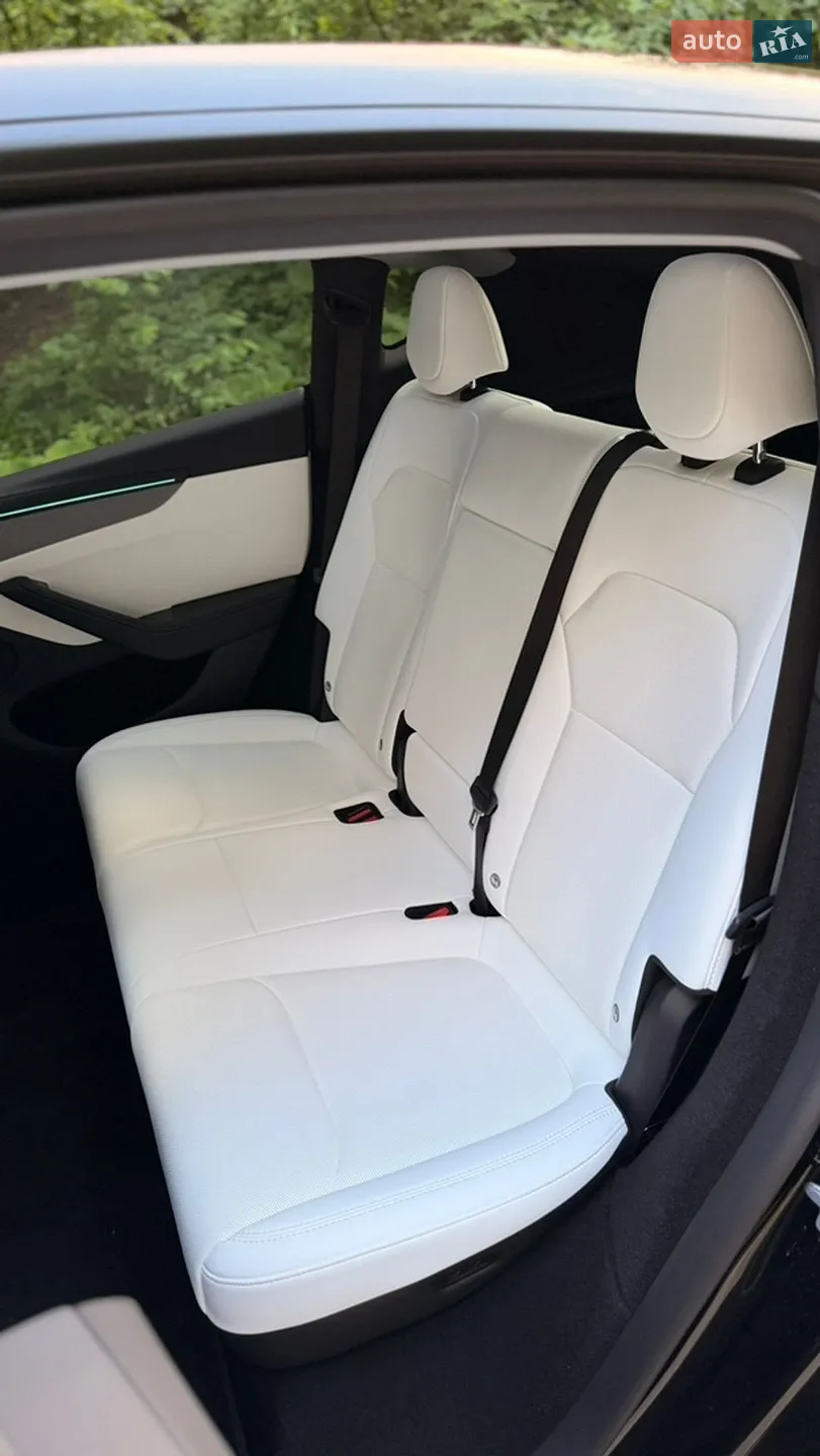 2025 Tesla Model Y - мініатюра 26