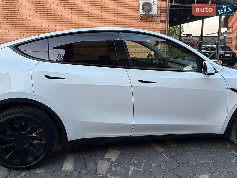 Внедорожник / Кроссовер Tesla Model Y 2023 в Костополе