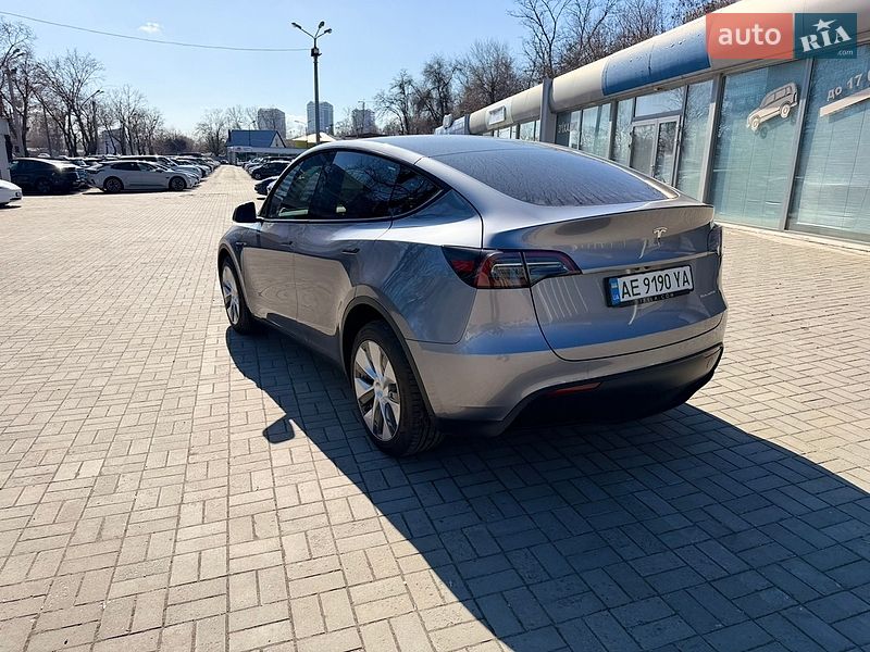 Позашляховик / Кросовер Tesla Model Y 2024 в Дніпрі