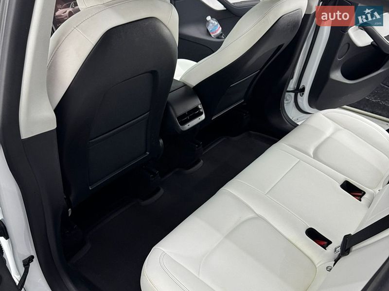 Позашляховик / Кросовер Tesla Model Y 2022 в Кіцмані