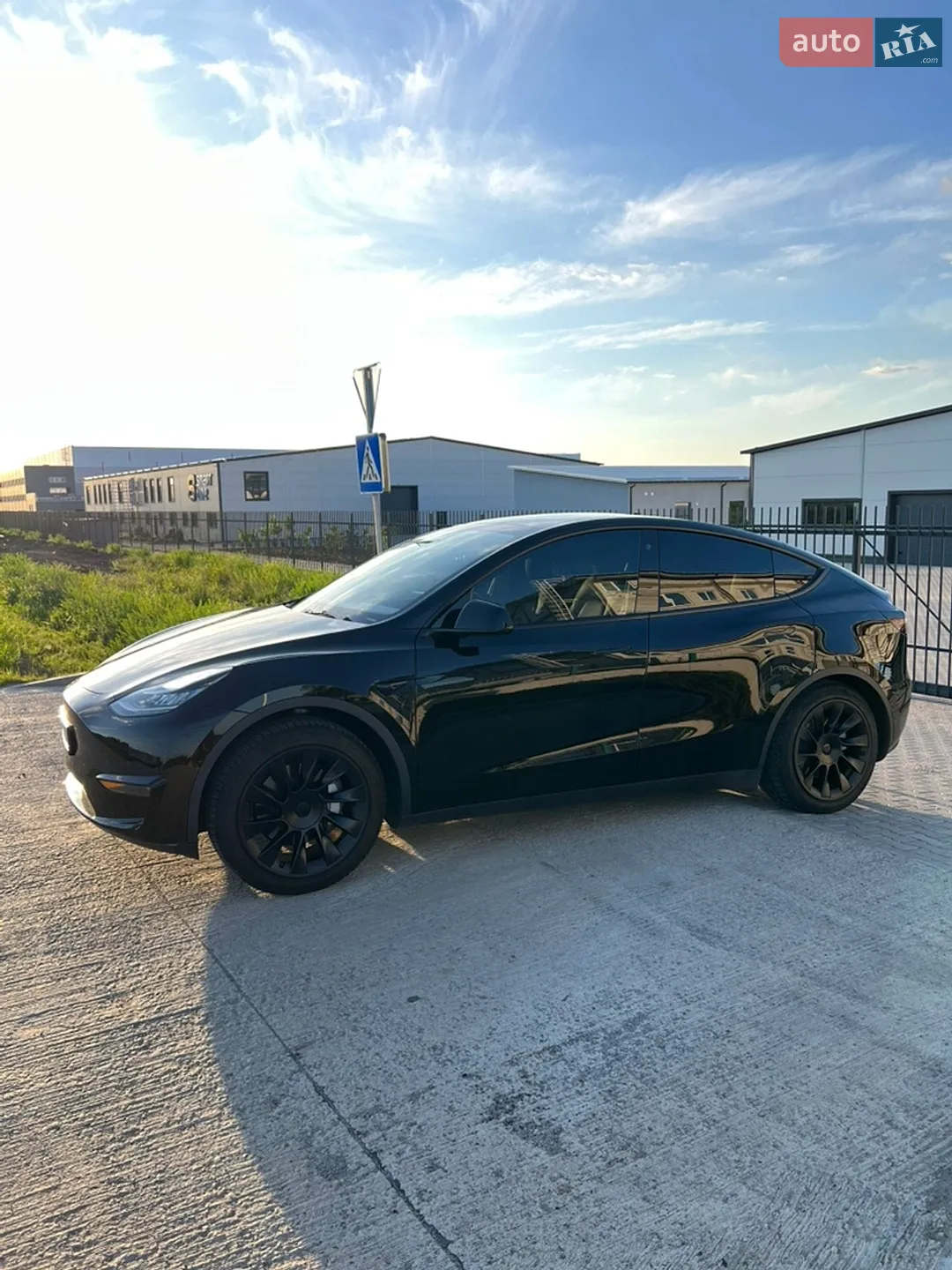 2021 Tesla Model Y - мініатюра 3