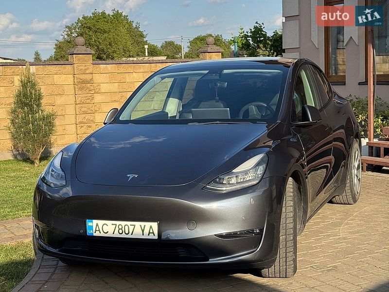 Tesla Model Y 2021