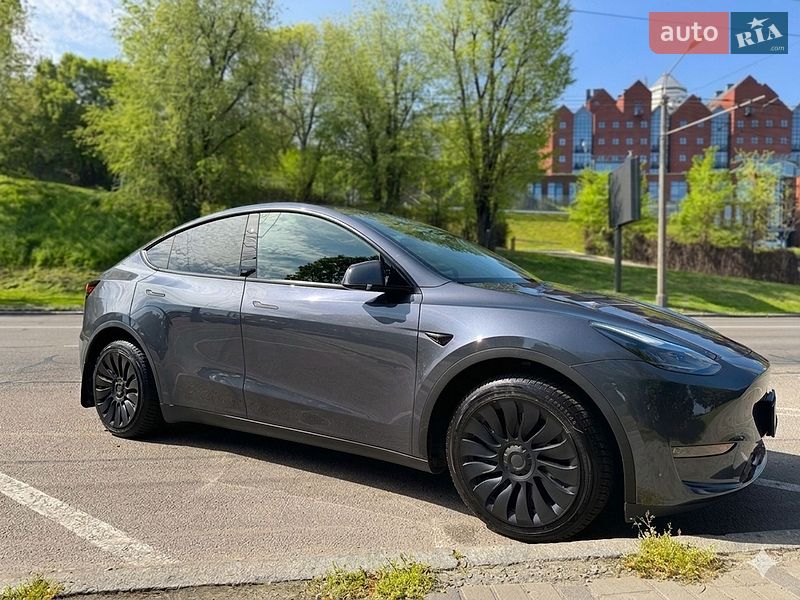 Tesla Model Y 2023