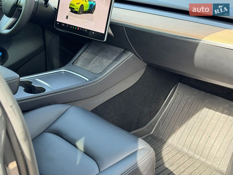 Позашляховик / Кросовер Tesla Model Y 2023 в Дніпрі