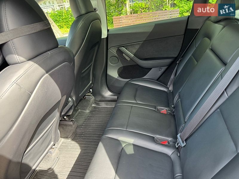 Позашляховик / Кросовер Tesla Model Y 2023 в Дніпрі