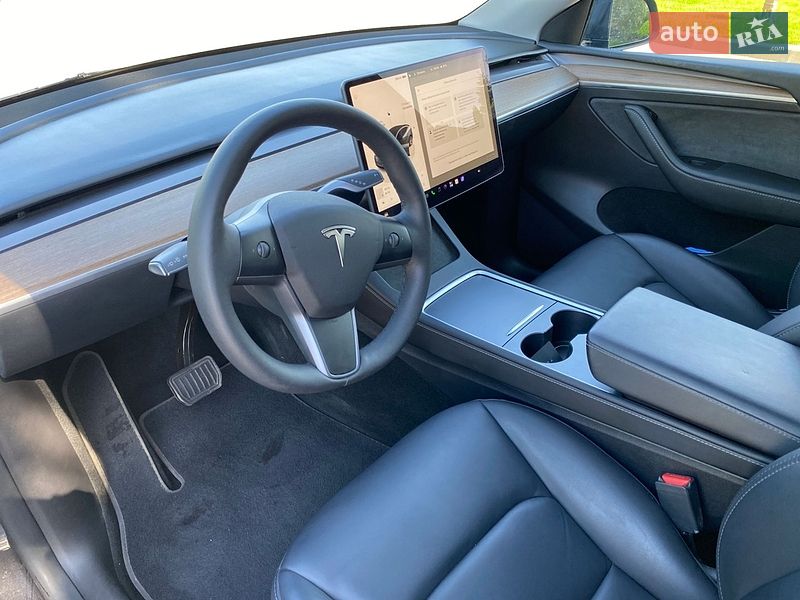Внедорожник / Кроссовер Tesla Model Y 2024 в Сарнах фото 42 Внедорожник / Кроссовер Tesla Model Y 2024 в Сарнах