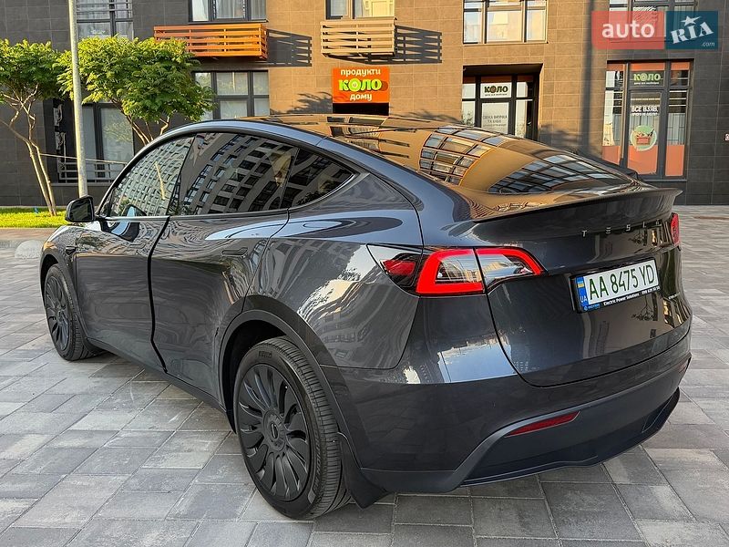 Внедорожник / Кроссовер Tesla Model Y 2024 в Киеве