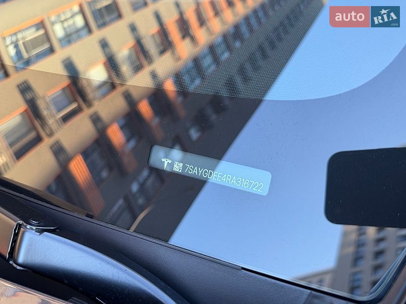 Внедорожник / Кроссовер Tesla Model Y 2024 в Киеве
