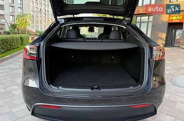 Внедорожник / Кроссовер Tesla Model Y 2024 в Киеве
