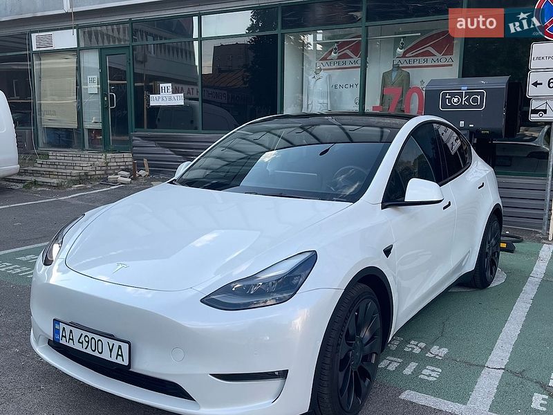 Внедорожник / Кроссовер Tesla Model Y 2022 в Киеве