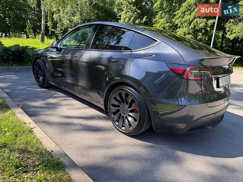 Внедорожник / Кроссовер Tesla Model Y 2024 в Виннице