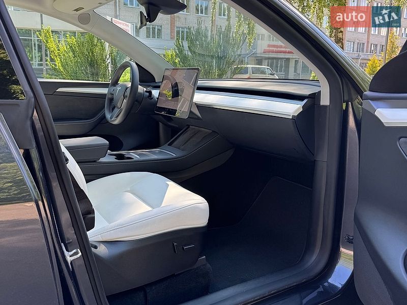 Внедорожник / Кроссовер Tesla Model Y 2024 в Виннице