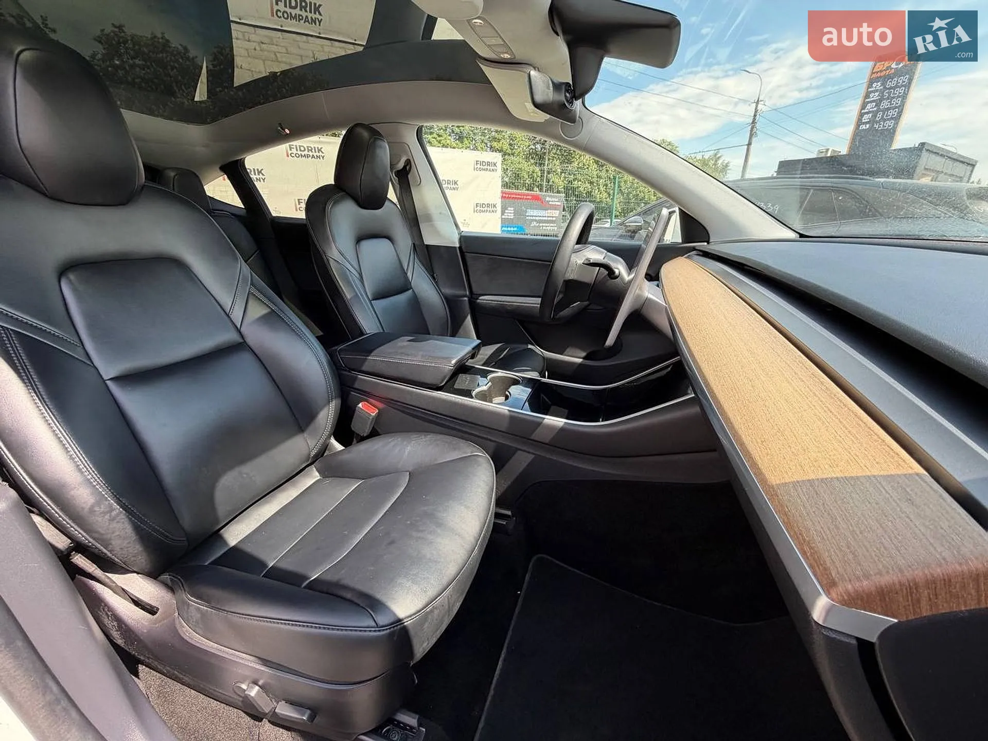 2020 Tesla Model Y - мініатюра 9