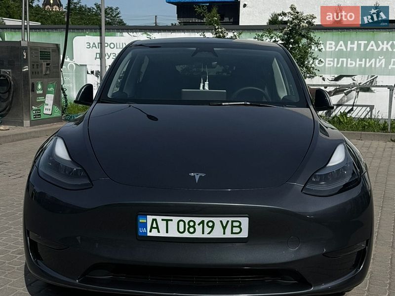 Позашляховик / Кросовер Tesla Model Y 2023 в Івано-Франківську