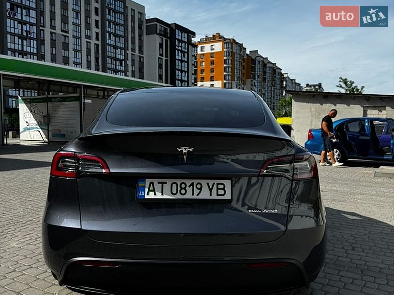 Позашляховик / Кросовер Tesla Model Y 2023 в Івано-Франківську