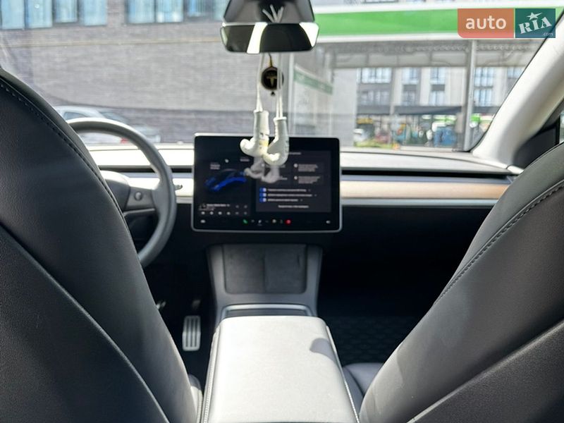Позашляховик / Кросовер Tesla Model Y 2023 в Івано-Франківську
