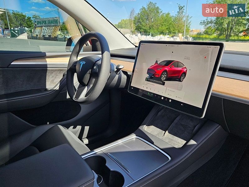 Позашляховик / Кросовер Tesla Model Y 2024 в Дніпрі