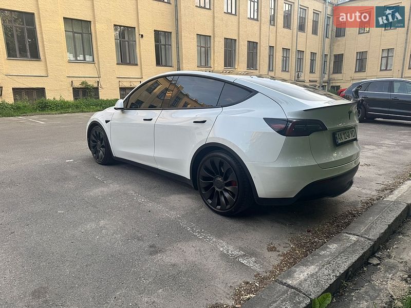 Внедорожник / Кроссовер Tesla Model Y 2022 в Киеве