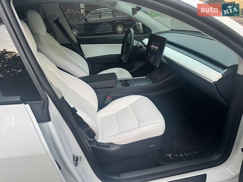 Внедорожник / Кроссовер Tesla Model Y 2022 в Киеве