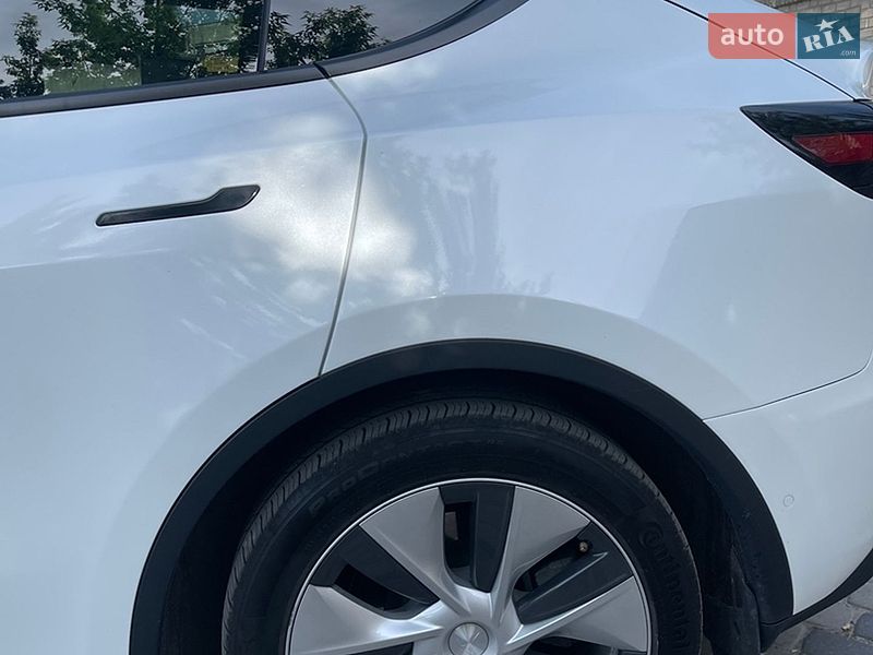 Внедорожник / Кроссовер Tesla Model Y 2022 в Ровно